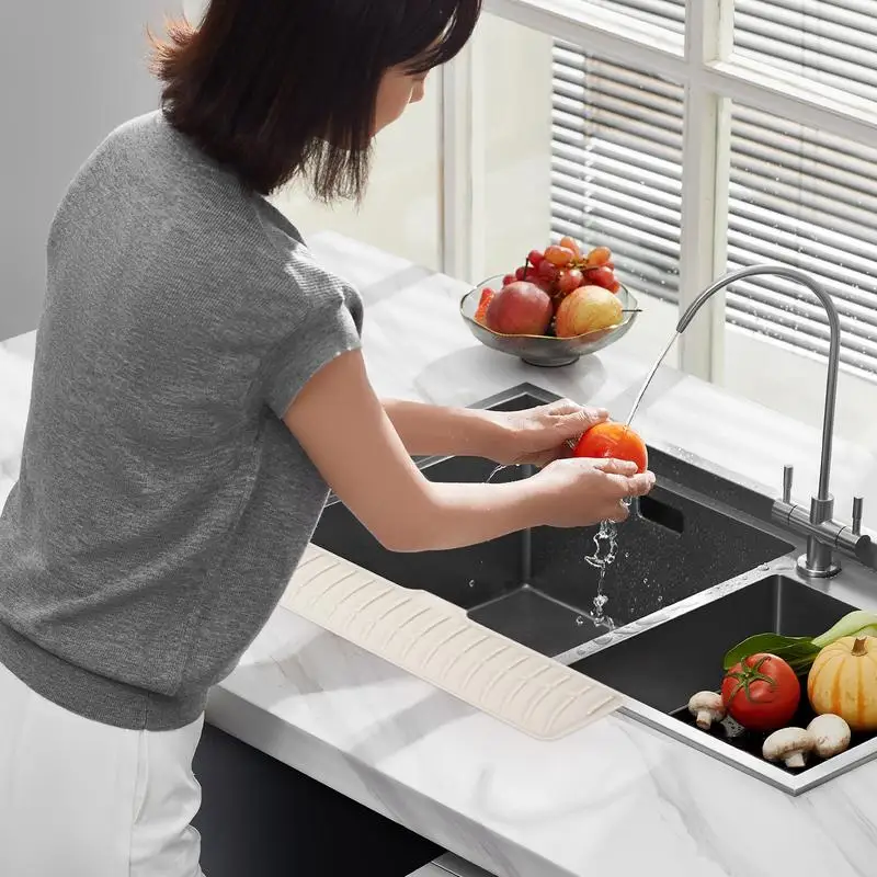 Sink Splash Guard Silicone Built In Drain Dish Drying Mat Sink Splash Guard Non Slip Kitchen Faucet Mat Water Drip Catcher Tray