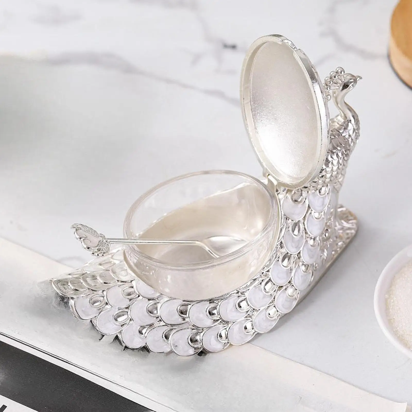 

Honey Seasoning Jar With Spoon Storage Box Condiment Canister Novelty Modern Condiment Pot for Cafe Kitchen Holiday Alloy Glass