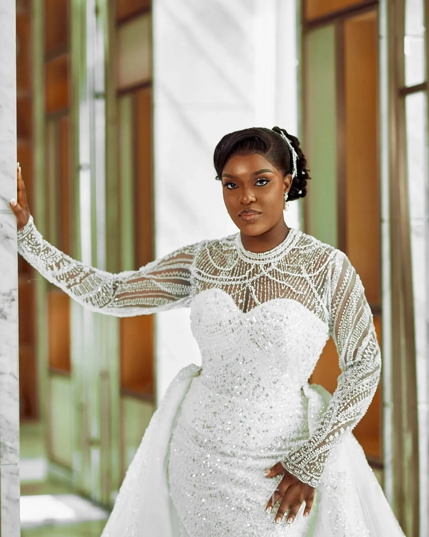 Suknia ślubna syrena afrykańska plus size na zamówienie, odpinany tren, suknie ślubne dla panny młodej, iluzja, wysoki dekolt, długie rękawy, koraliki