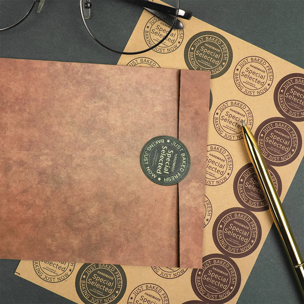 

120Pcs Kraft Paper Envelopes European Style Sealing Stickers Wedding Anniversary Invitations Cards