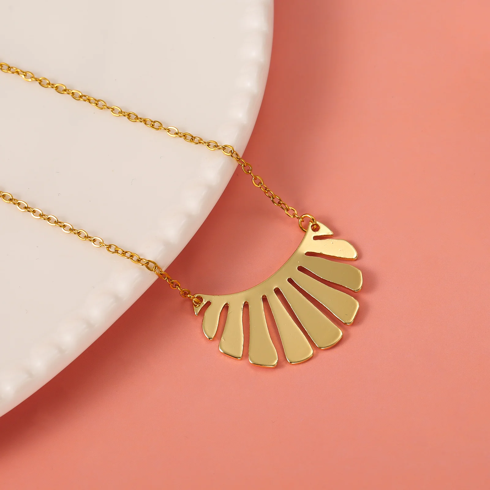 Golden Stainless Steel Fan Shape Pendant Necklace Minimalist Boho Jewelry Gift For Women