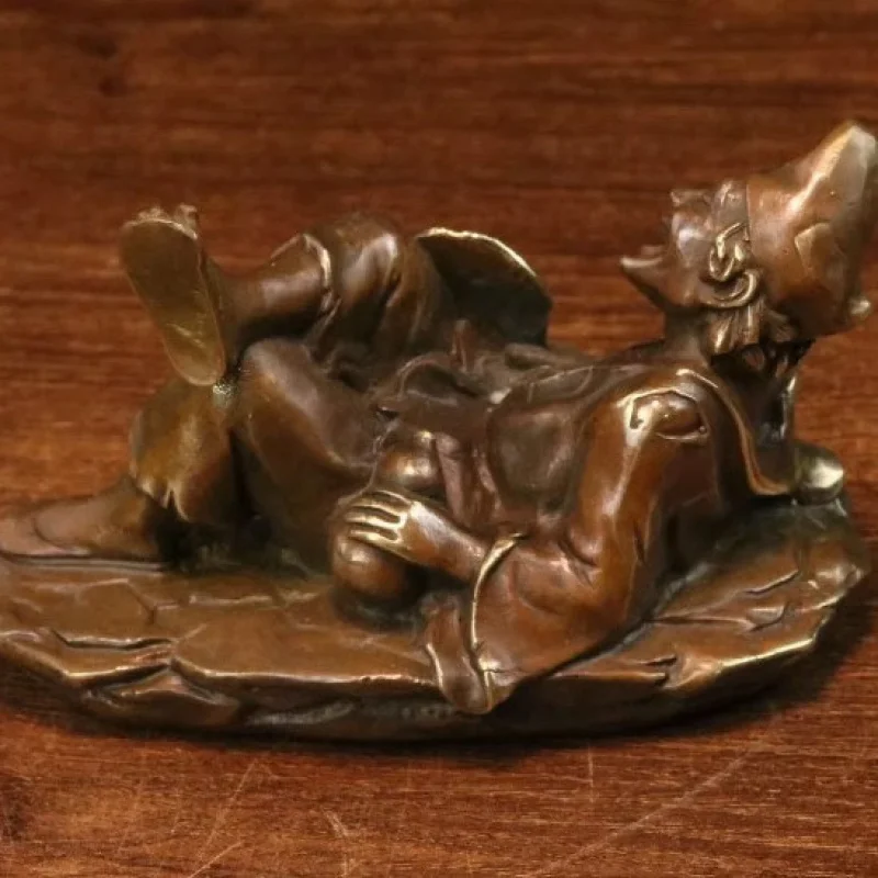 Brass statue of the living Buddha Jigong, antique collectible, home decoration, living room, office desk, home decor craft