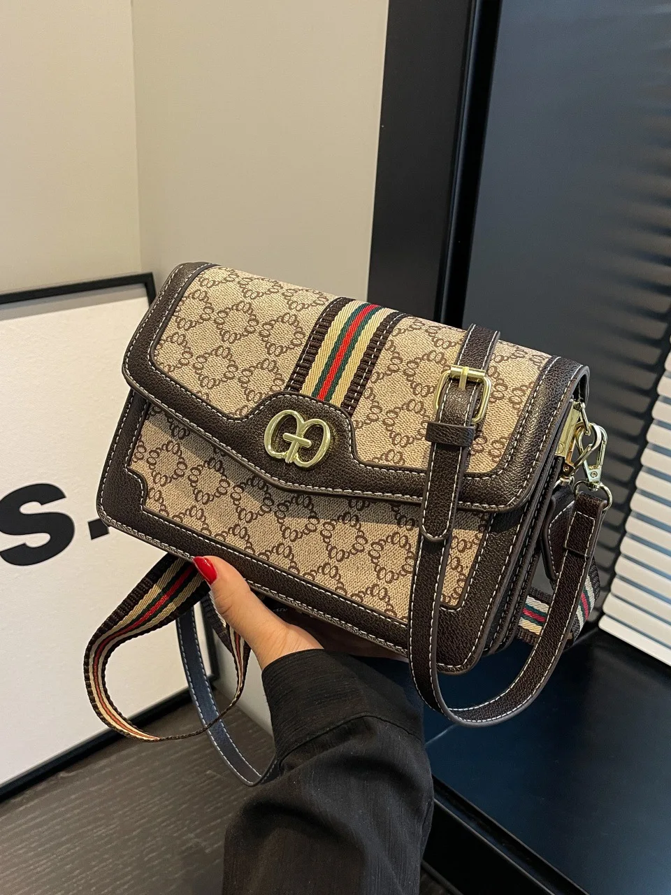 Bolsa feminina de ombro único com padrão geométrico clássico com fecho magnético e alça de ombro ajustável bolsa crossbody