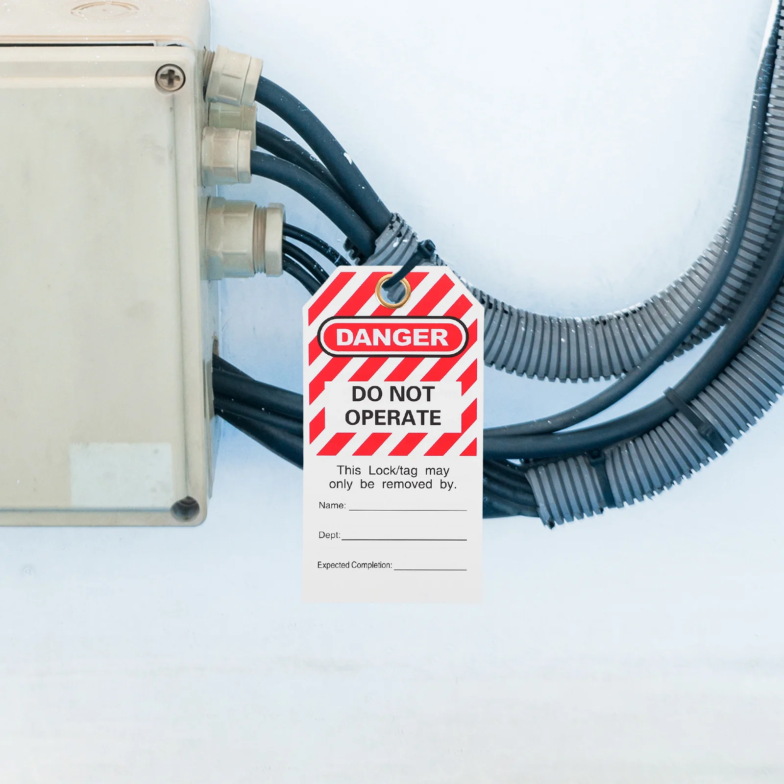 

10pcs Warning Hanging Safety Tags For Equipment Repair Do Not Operate Lockout Tagout Factory Equipment Tags