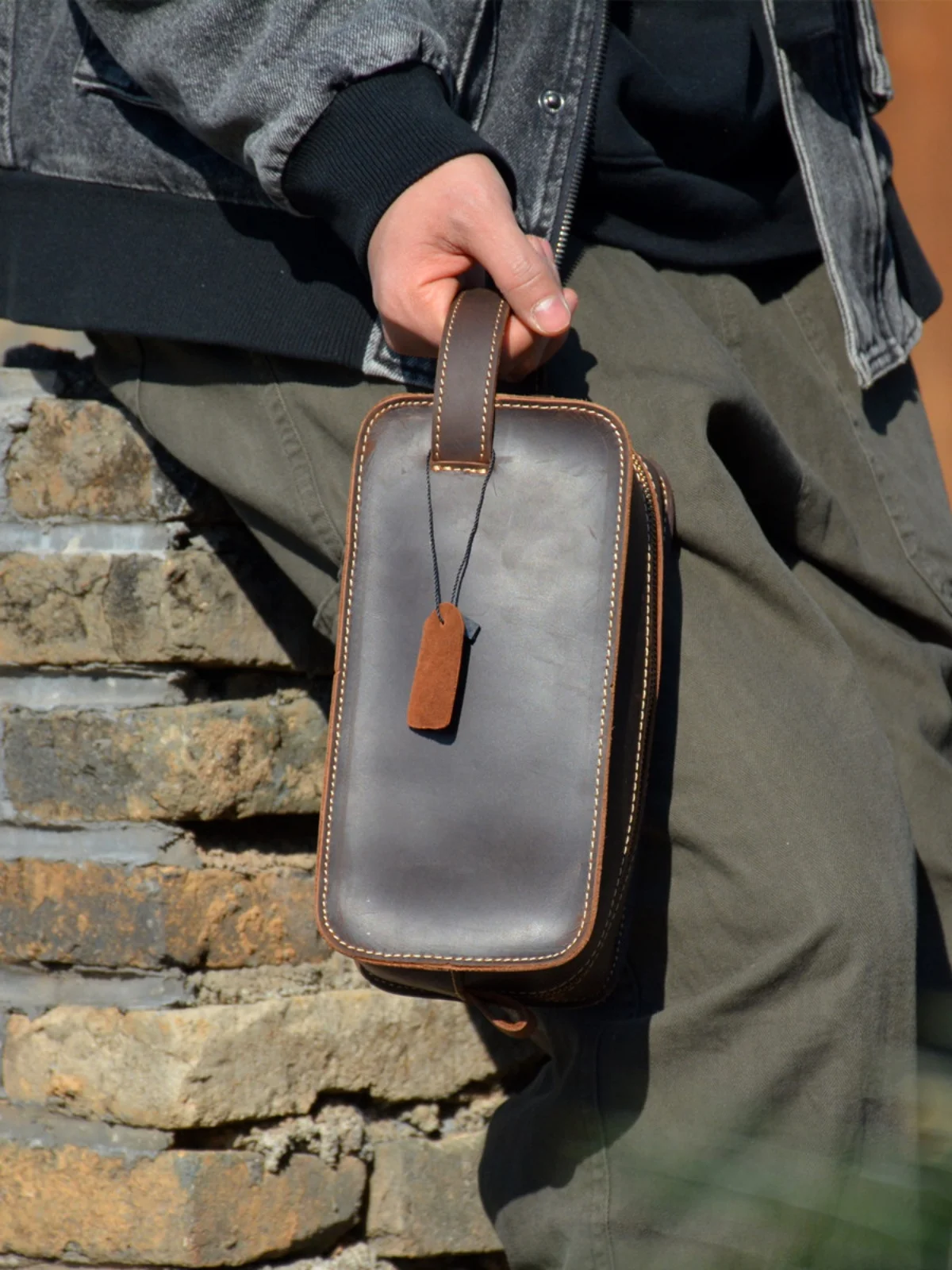 Vintage Crazy  Leather Makeup Bag Men's Clutch Handbag Simple Wash Bag Retro Bifold Storage Pouch for Casual Occasions