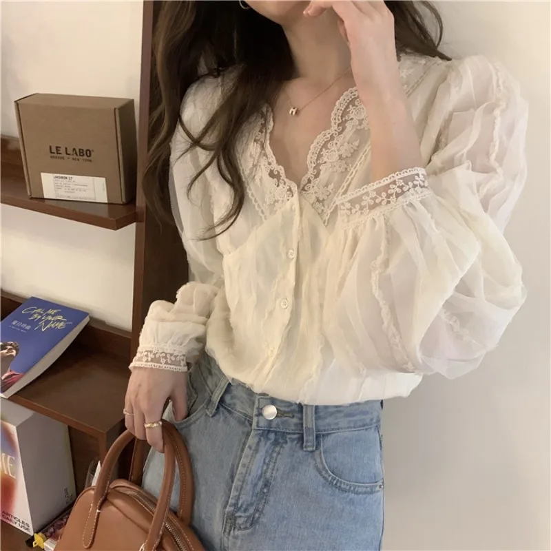 Shirts Women Lace Patchwork Fashion V-neck All-match Fairy Korean Style Clothes Designed Gentle Y2k Tops All-match Blusas Chic