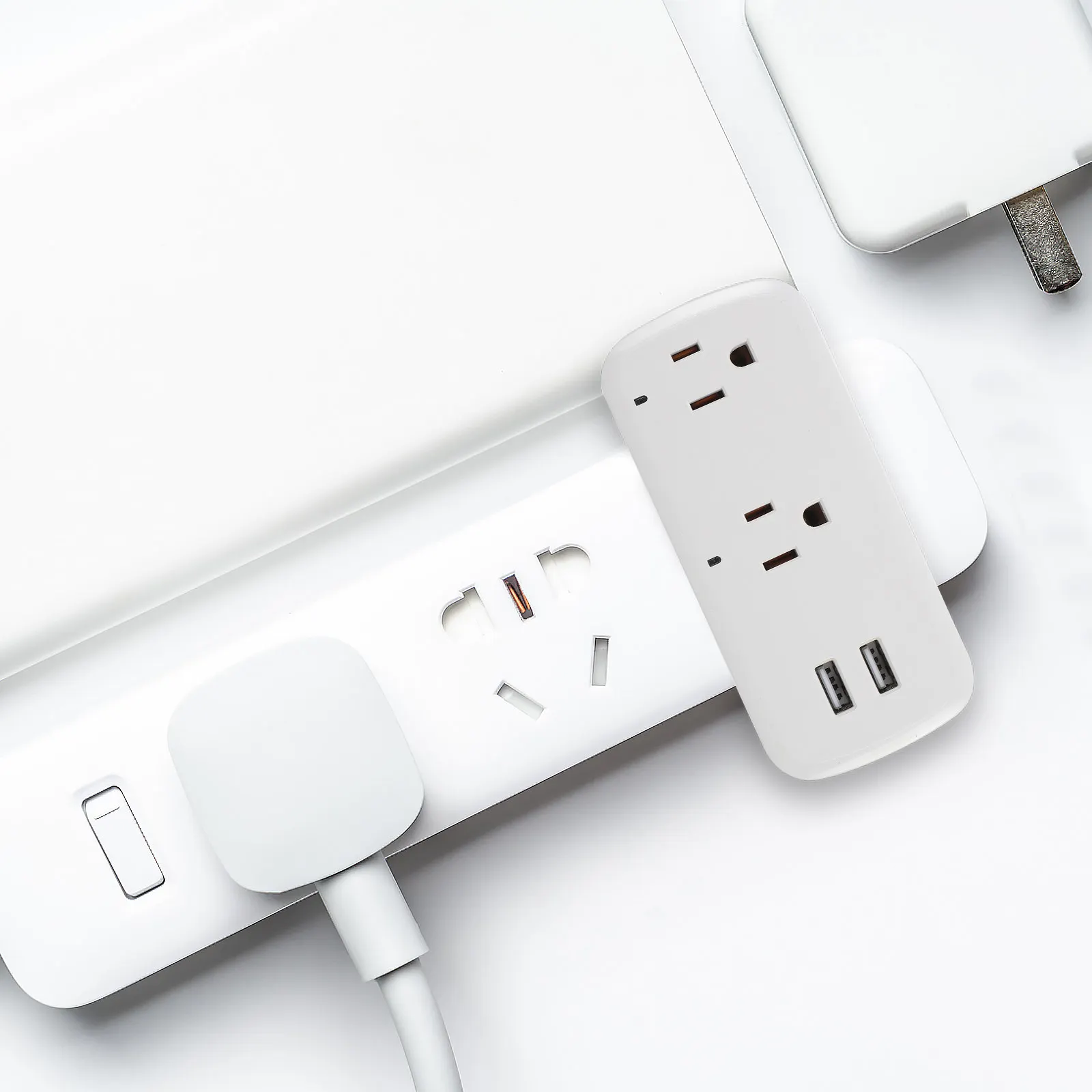 

1Pcs Smart WiFi Plug with Dual USB Charging Ports Remote Control Via Mobile App Scene Mode One-Key Linkage Home