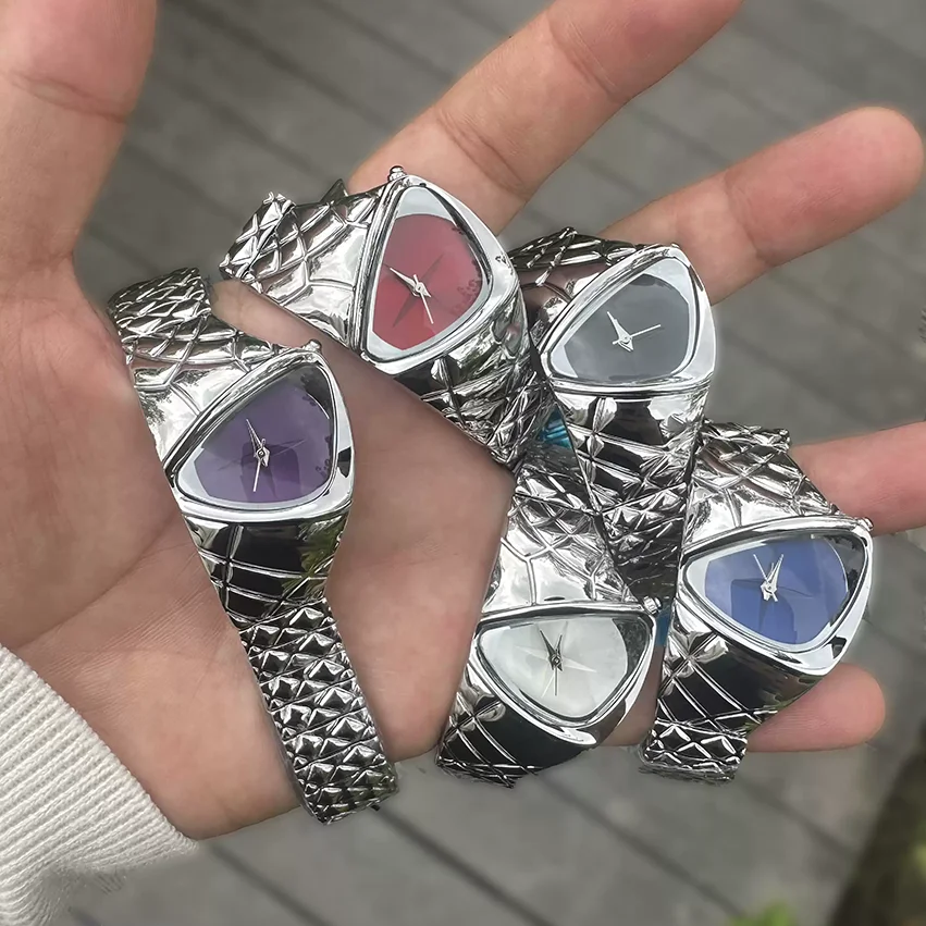 NEW Personality Y2K Men Women Watch Snake Shaped Dragon Scale Alloy Band Special Dial Fashion Cyberpunk Quartz Wristwatch