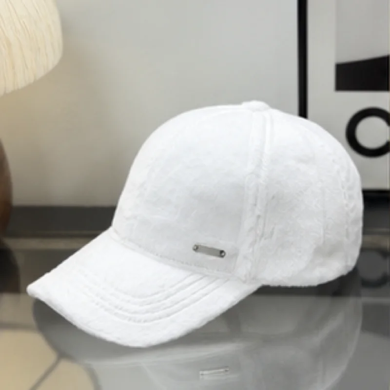 Winter Warm Plush Baseball Cap Unisex Luxury‑Inspired Soft Velvet Adjustable Hat Daily Street‑Style Solid Color Headwear