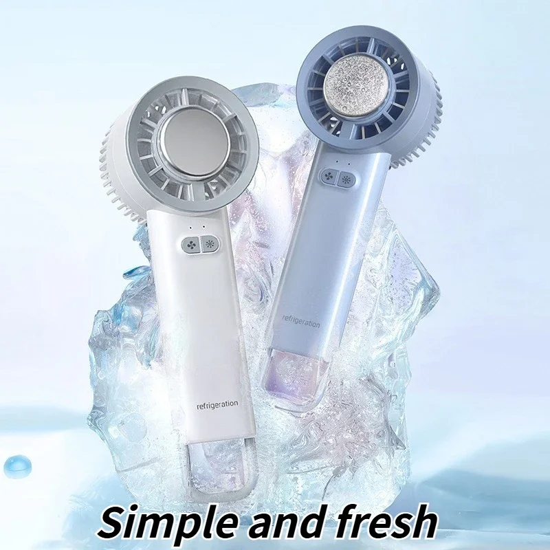 مروحة مكتب صغيرة جديدة مع تقنية تبريد الثلج، قابلة لإعادة الشحن، صامتة، ومحمولة للطلاب والاستخدام الخارجي