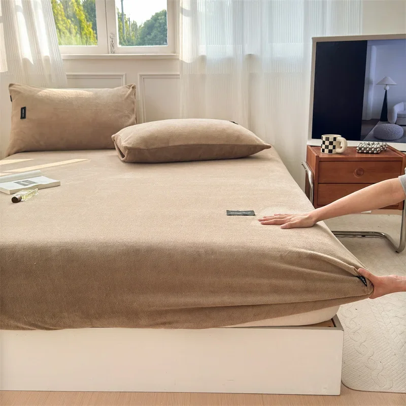 Autumn and Winter A-Class Milk Velvet Bed Sheet Solid Warm Cozy Mattress Protective Cover Single Anti Slip Pad with Elastic Band