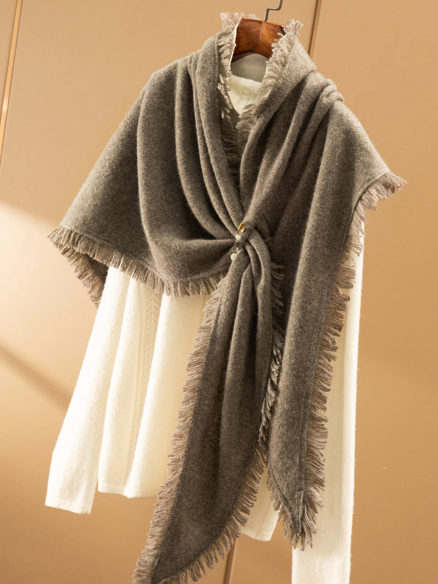 Extra Points for The Shape of The Ark 100 Yak Velvet Fringed Triangular Scarf Shawl Women's E111