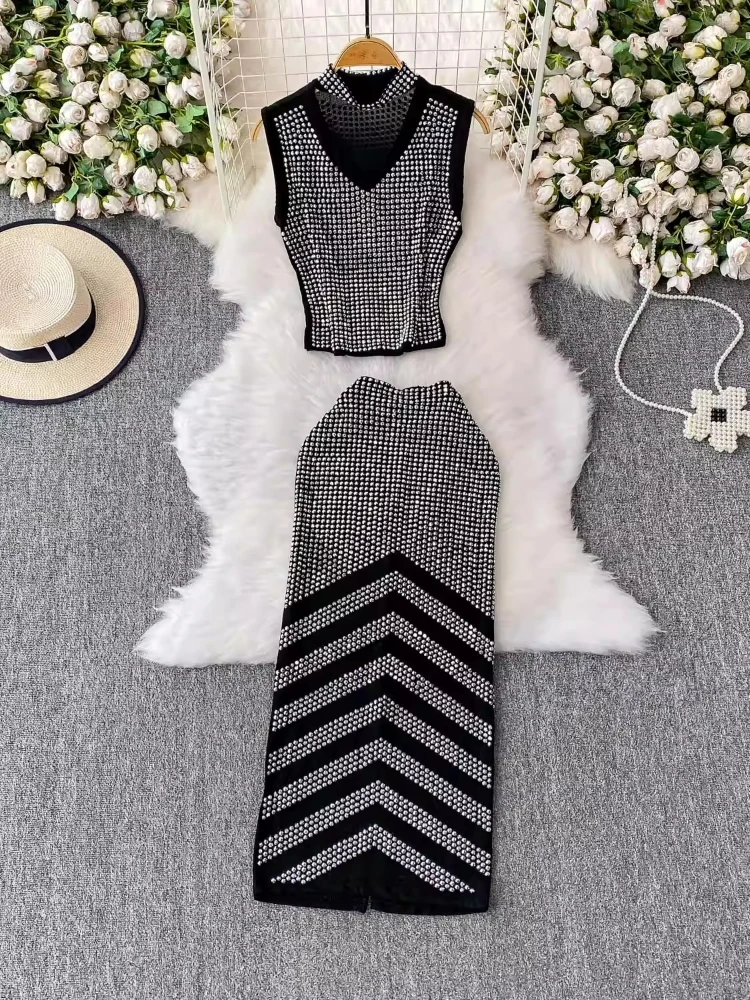 

Summer Women Sexy Sequins Two Piece Set Female Elegant Halter Sleeveless Short Tops + High Waist Bodycon Skirt Suits New Outfit