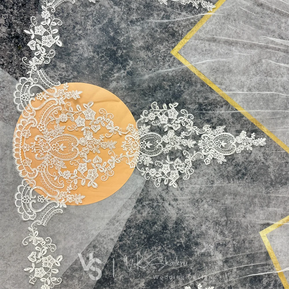 B حجاب زفاف كاتدرائية براقة مع حافة مزينة بالدانتيل العاجي المذهل ومشط أنيق طرحة زفاف طويلة فاخرة للعروس