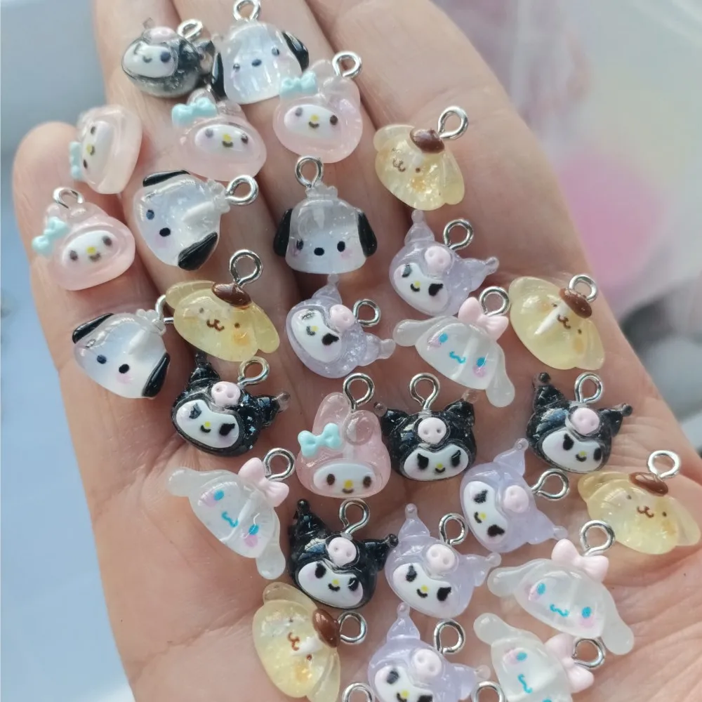 30 Uds Mini dibujos animados Kawaii Sanrio Kuromi puntas de uñas adornos mezclados lindo My Melody funda de teléfono accesorio de uñas piezas de manicura