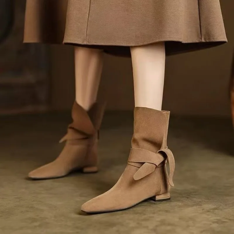 

Women's Fashion Flat Ankle Boots Winter New All-in-one Round Head Low Heel Vintage Grinding Leather Chunky Ankle Boots
