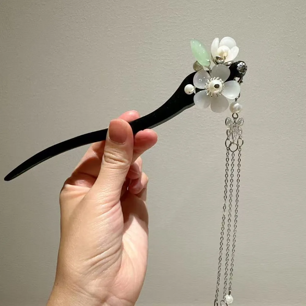 Retro Chinese Style Wood Hair Stick Elegant Tassel Detail Hair Accessory Floral Pattern Charming Updos Hairpin Hanfu