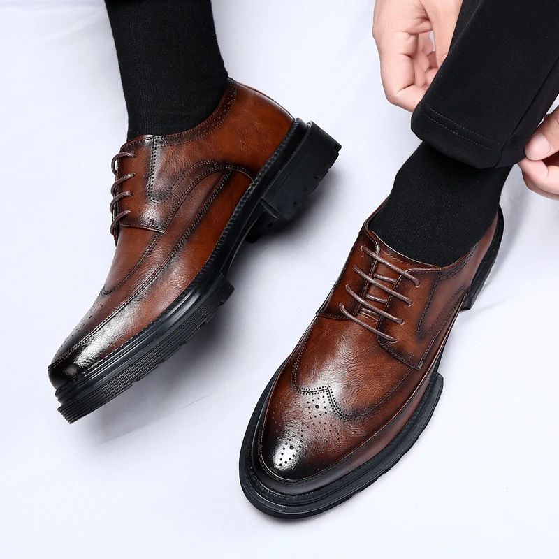 

Classic Men's Genuine Leather Block Business Leather Shoes Fashionable Carved Men's Lace Up Comfortable Wedding Banquet Shoes