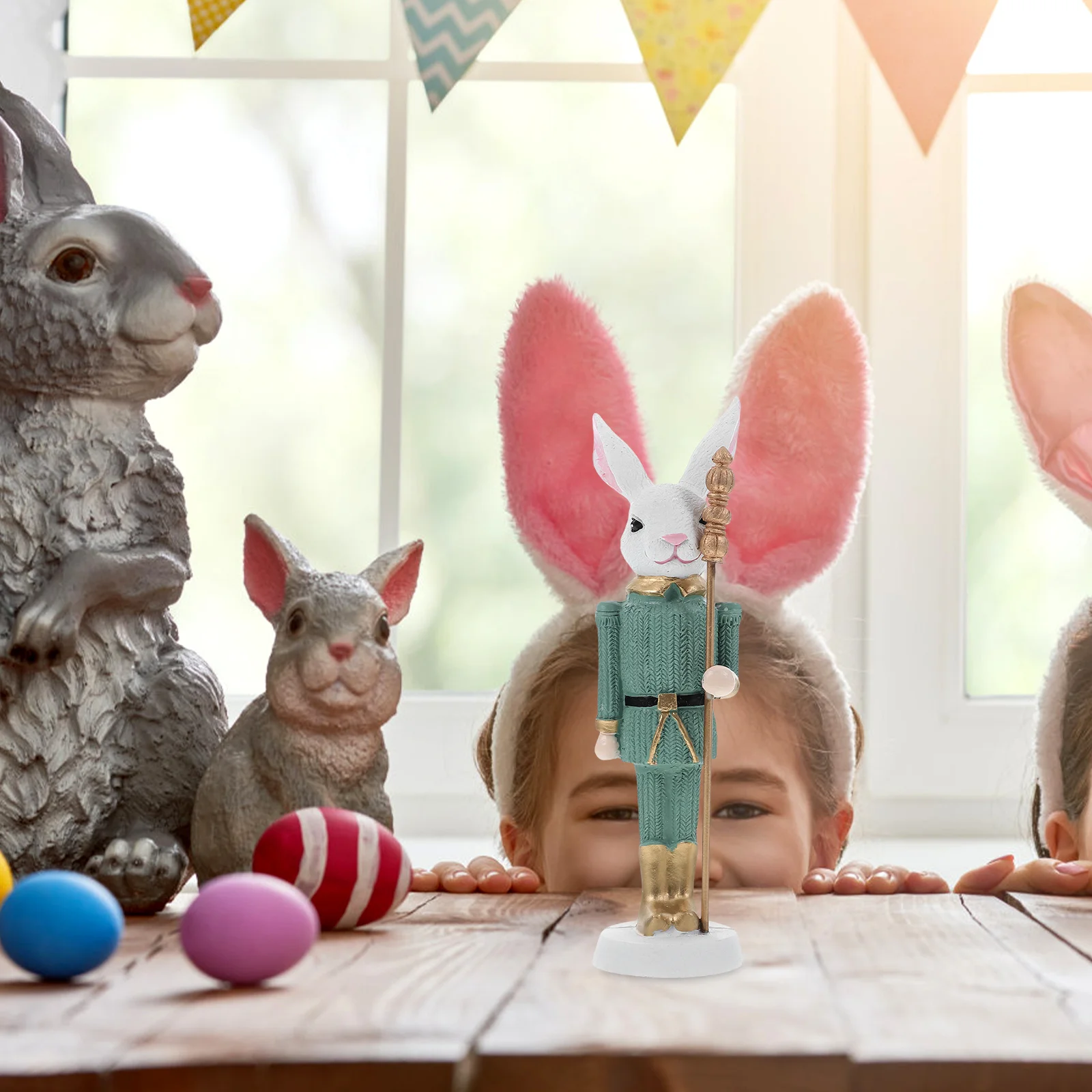الراتنج أرنب عيد الفصح تمثال كسارة البندق الأرنب الجندي ديكور لطيف الربيع اكسسوارات الحفلات عيد الفصح حديقة الديكور