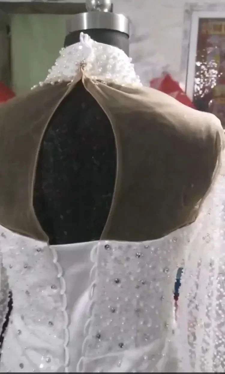 Abito da sposa personalizzato scintillante con collo alto e perle scintillanti, abiti da sposa, corsetto africano, maniche lunghe, abito da sposa