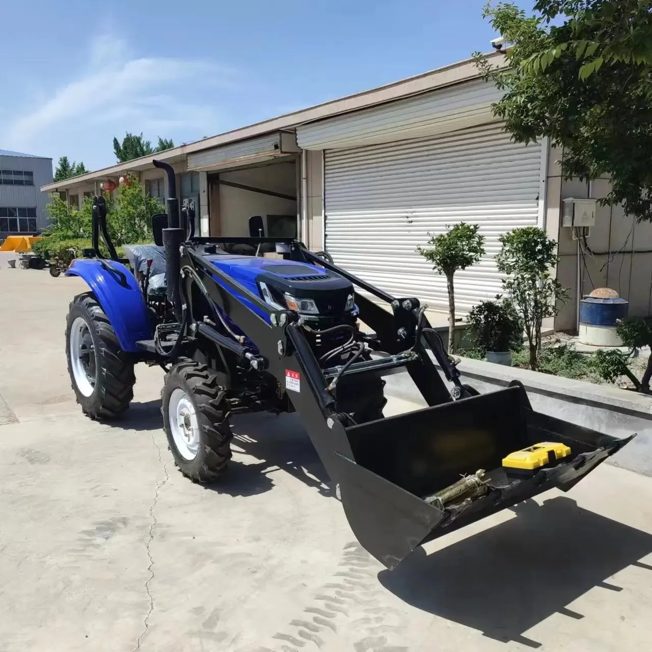 

504 Multi-Functional Tractor: Capable of Deep Ploughing, Weeding and Hauling, No Worry During Busy Farming Seasons