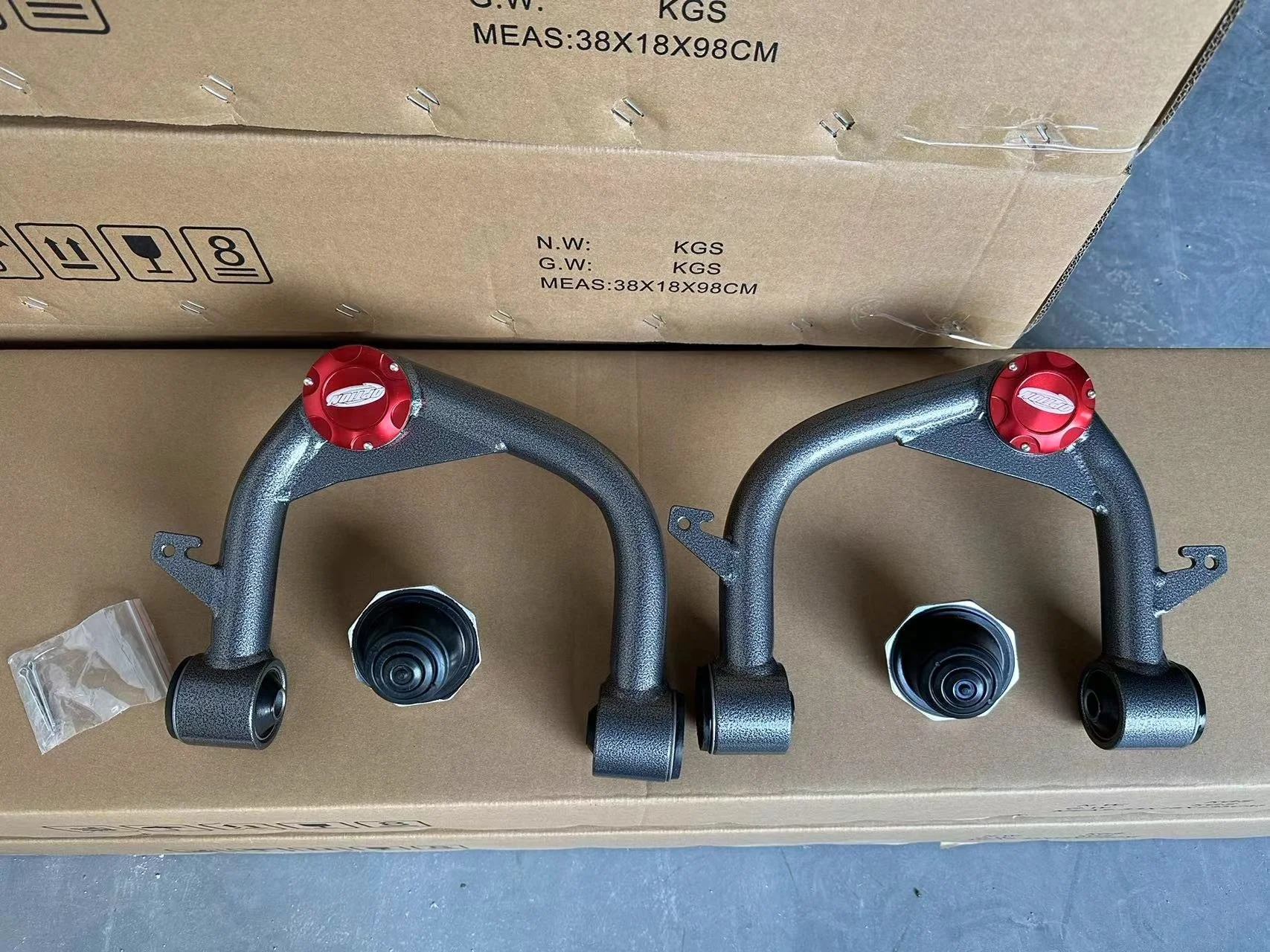 طقم ذراع التحكم العلوي الأمامي للتعليق بما في ذلك وصلات كروية لتناسب NewTriton L200 ML MN MQ 2024 2025 2026