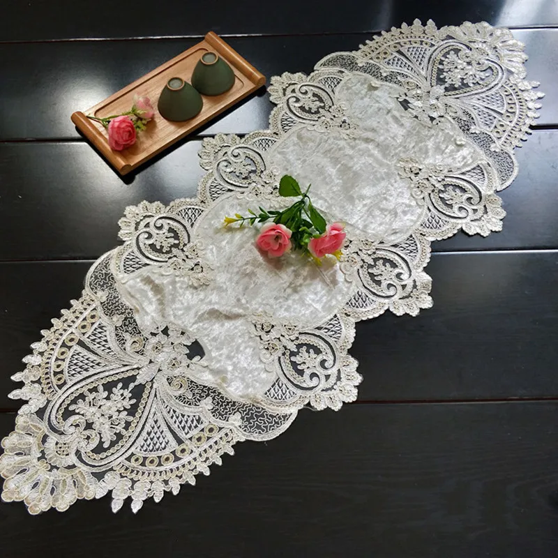 

European Lace Embroidered Trimmed Velvet Fabric Oval Tablecloth Hotel Villa Home Mantel Covering Wedding Party Decoration Tapete