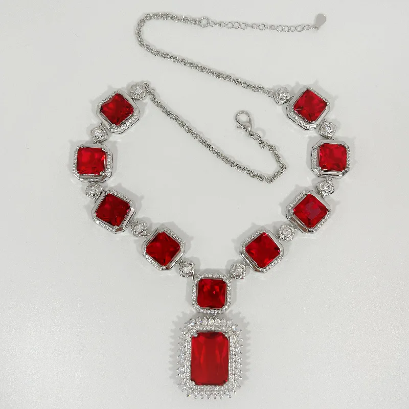 

Тайская серебряная Интернет-знаменитость императорская наложница с рубино-смарагдовым воротником Douyin Kuaishou прямая трансляция длинный квадратный полный бриллиант