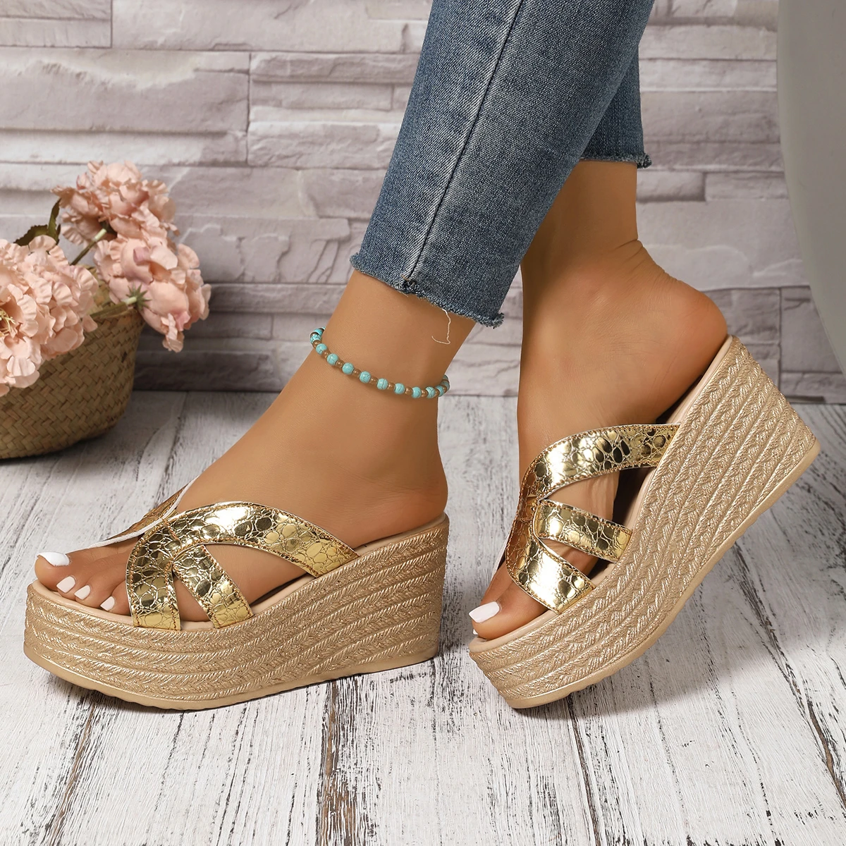 Fashion 2026 Summer Platform Slip-On Sandals for Petite Women, New Flat-One Strap Beach Shoes