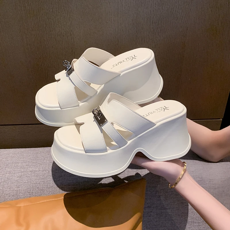 

Chunky Sandals Ladies 2026 Summer New Fashion Wedges Heeled Sandals Heightening Beach Outdoor Flip Flops Sandalias De Mujer