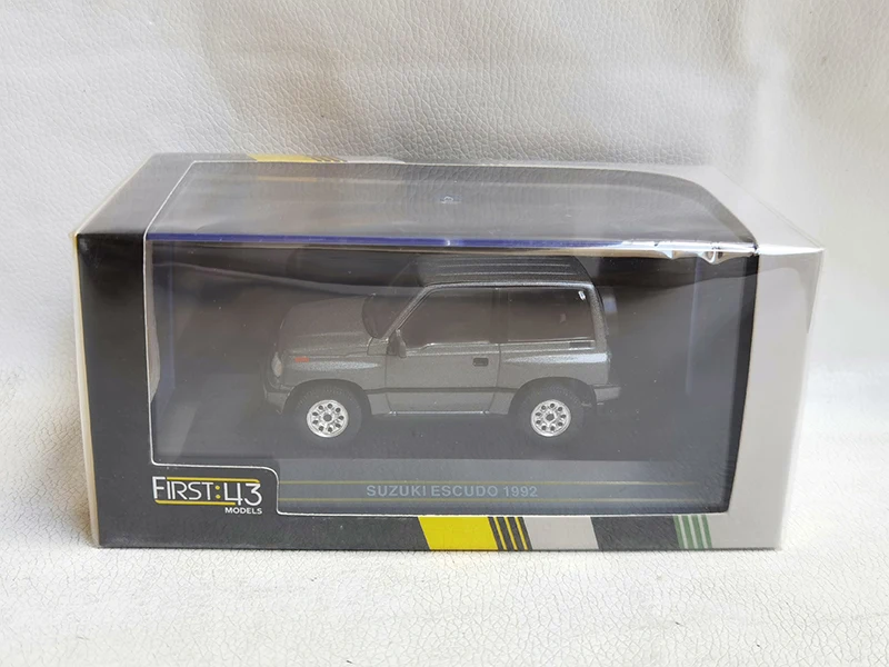 1:43 Scale SUZUKI ESCUDO 1992 Suzuki Off-road Vehicle Alloy Car Model Diecast Toy Collectible Ornament Souvenir Toys Cars