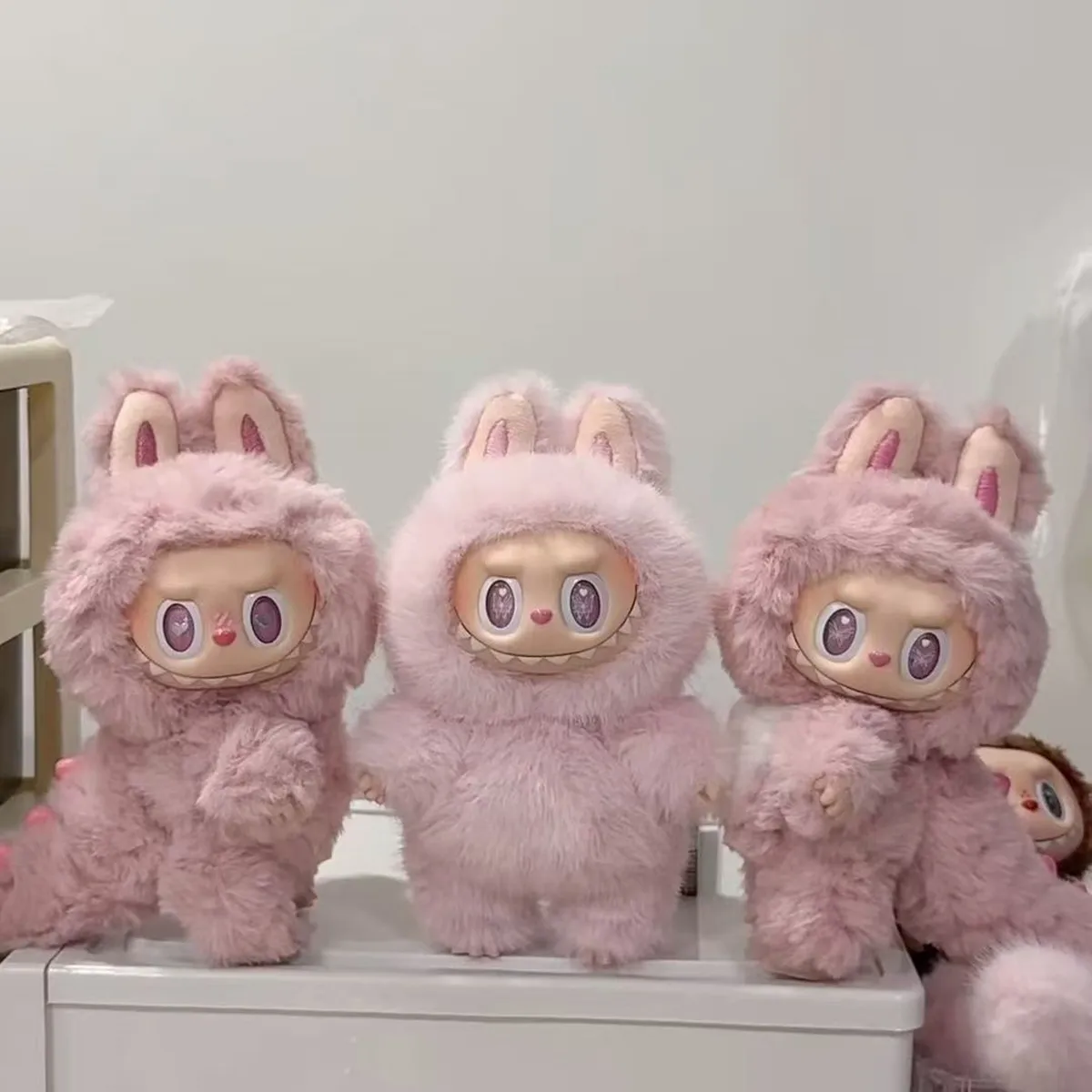 (Geen pop) Pak voor Labubu Kleding Pluche Zachte Outfit met Vleugel en Staart Roze Labubu Kleding voor 17 cm Labubu Pop + Gift/Set