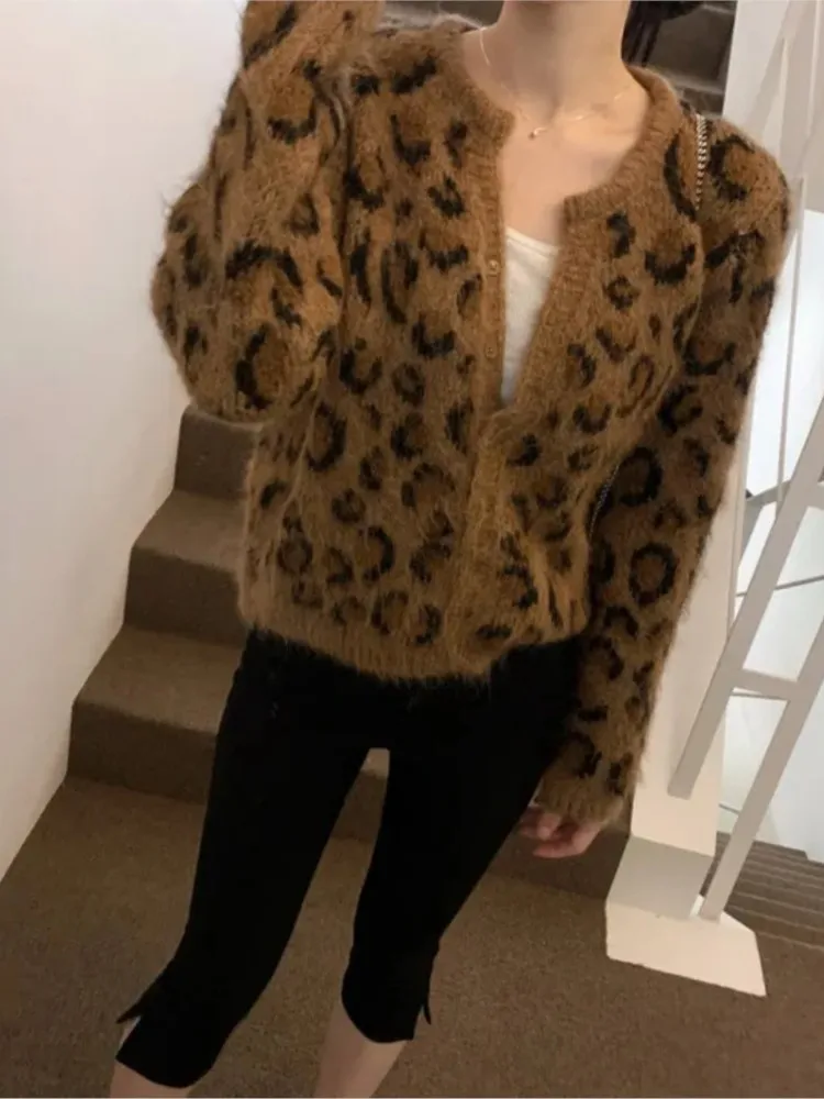 Women's Clothing Leopard Print Sweater Cardigan 2026 New Retro Short Jacket All-match Loose Simple Style Comfortable Temperament