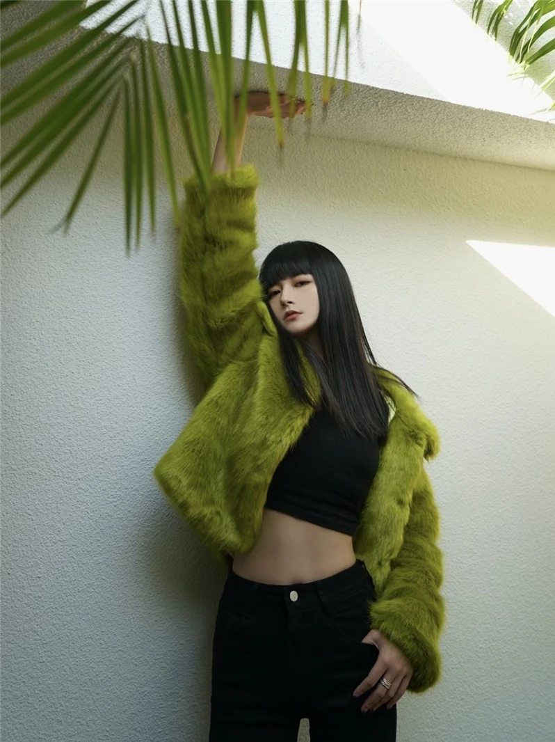 

Женское пальто MOONLET из искусственного меха, белое, с открытым воротником, длинными рукавами, высококачественный дизайн