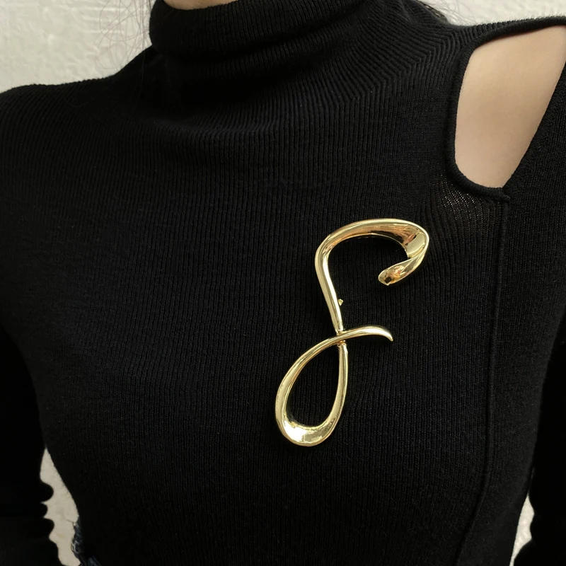 Exaggerated figure-8 style Brooches for Women Gold Color Metal Accessories Hijab Pins large Brooches Personality Pins