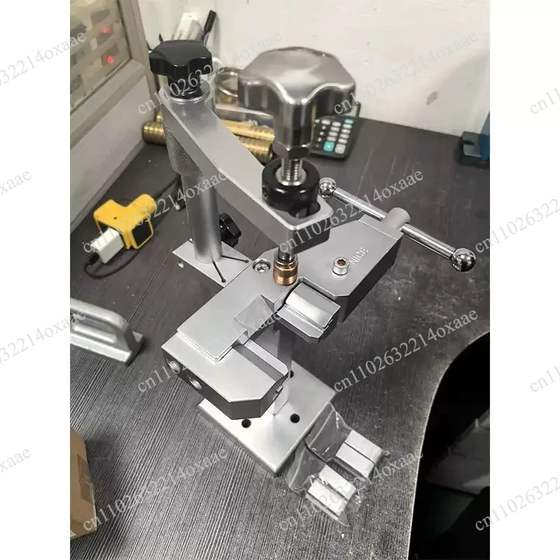 Heavy-Duty Injector Disassembly Rack with Nozzle Holder, Common Rail Fuel Injector Repair Tool for Fixed Nozzle Servicing