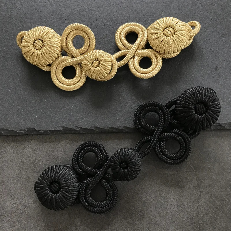 1 Pair Gold Black Chinese Frog Closure Knot Button Fastener for Bags Garments Cheongsam Tang Suit Decoration DIY Sewing Button
