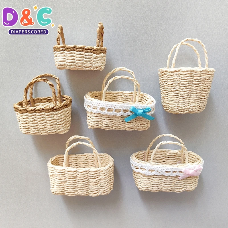 1Pc Dollhouse Hand Woven Rattan Basket Shopping Basket Straw Handbags Dollhouse Weaving Beach Bag For Dolls Miniature Decoration