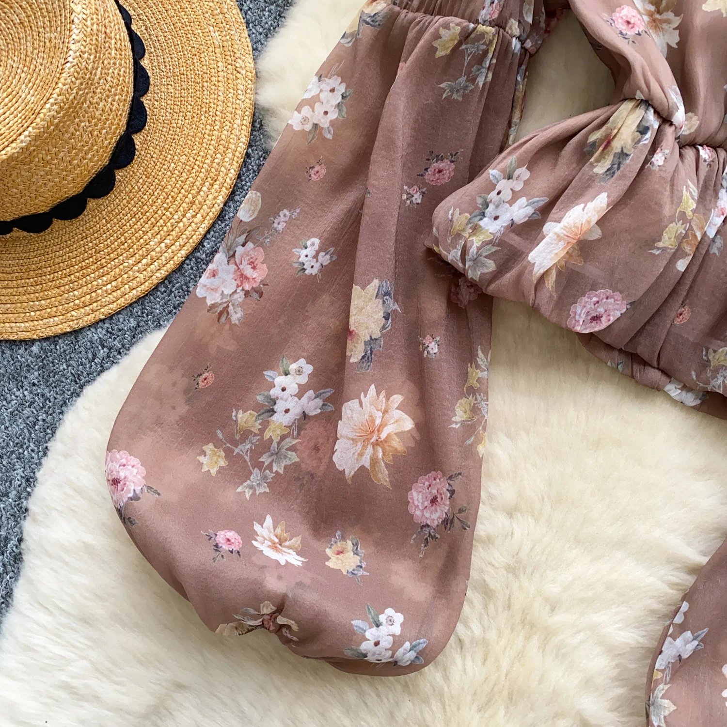 Bluzka vintage z nadrukiem, dekolt w serek, siateczka, długi rękaw, dopasowana, elegancka, modna, seksowna koszula damska, odzież damska.