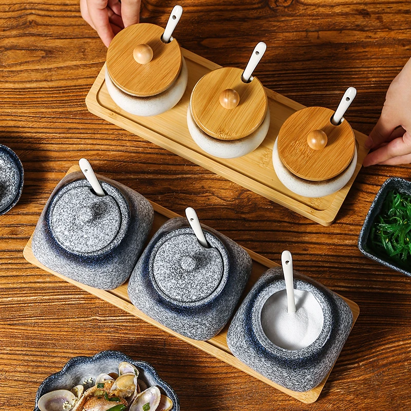 Japanese Style Vintage Ceramic Spice Jar Combination Set Kitchen Salt Spice Box with Lid Pepper Sugar Jar Food Kitchen Utensils