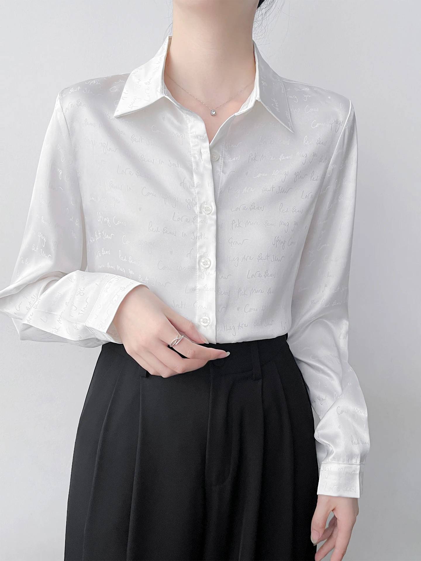 

Ele White Satin Letter Embroidery Long Sve irt Korean Sle Commute irt Women's Loose Fit Button up Top