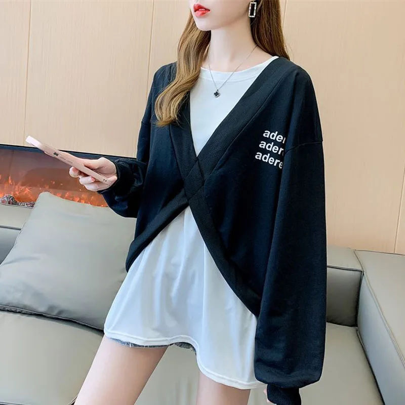 New Spring and Autumn Fashion Trend Korean Edition Fake Two Piece Loose Casual Splice Small and Slim Women\'s Long Sleeve Sweater