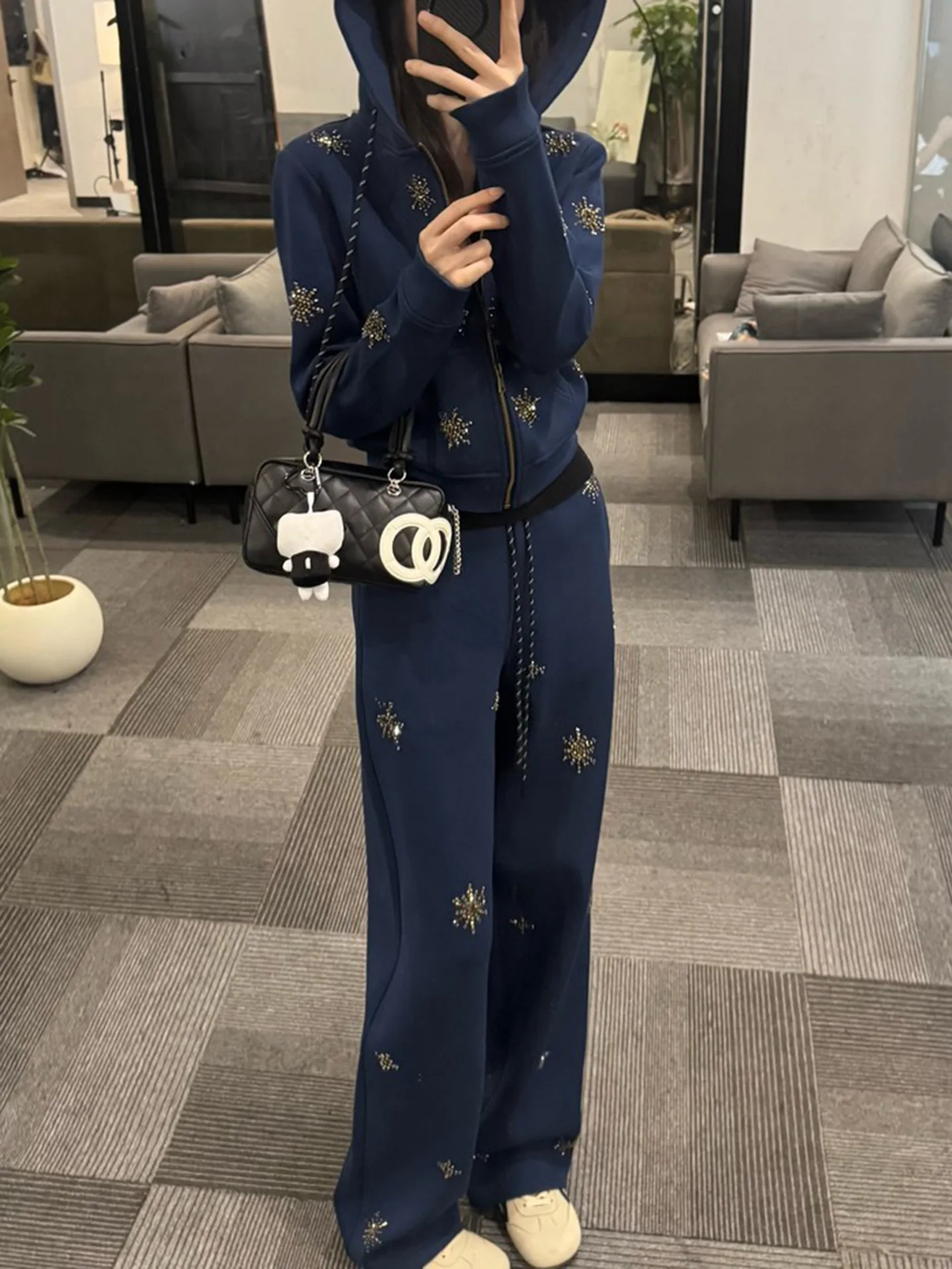 

Unique Design Casual Sportswear Set Women Winter Fashion Anti-Aging Jacket Inner Vest Wide Leg Pants Three-Piece Set