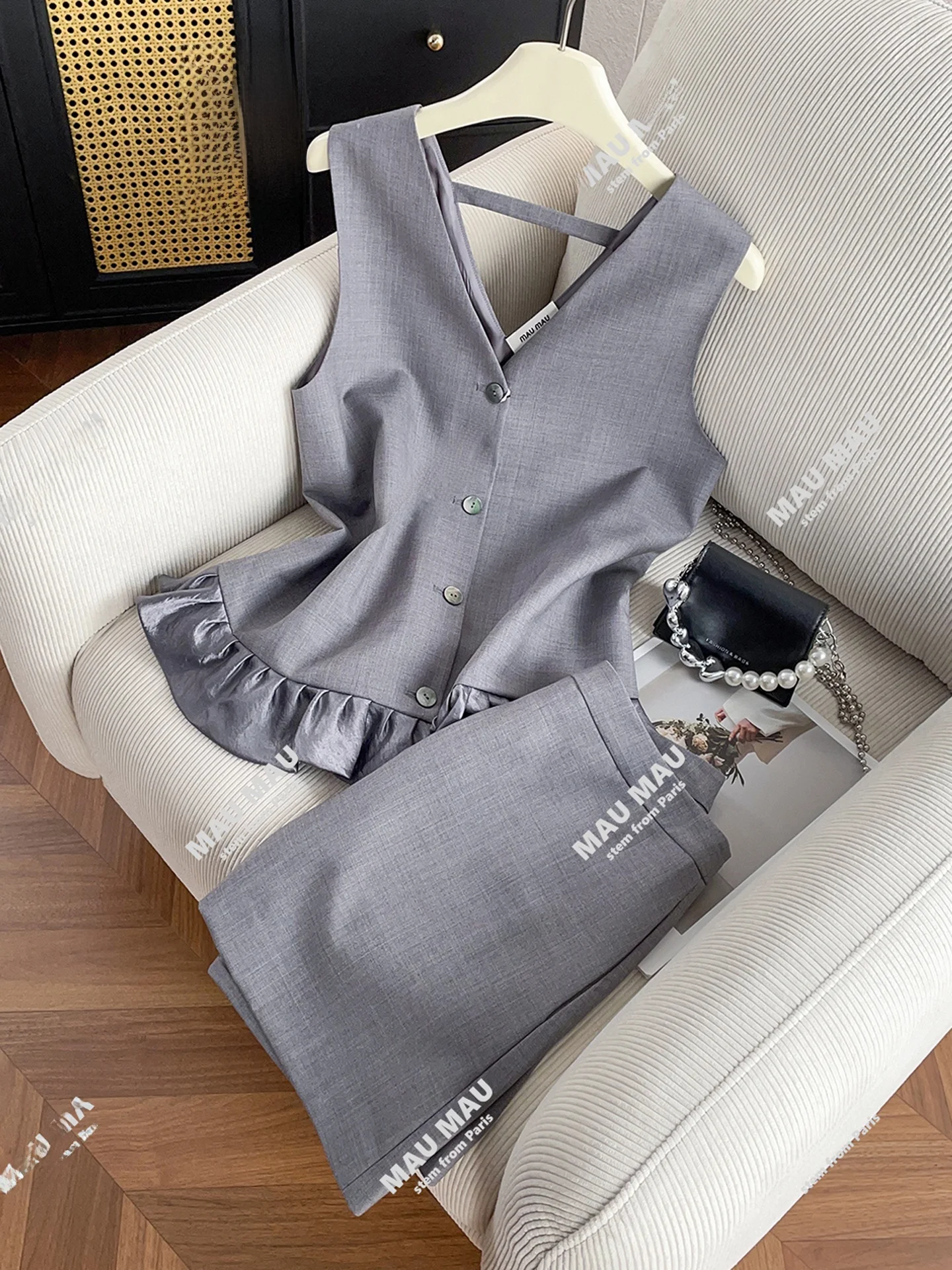 

High-End Women's Suit Vest with Ruffle Hem And V-Ne Top plus Skirt Set Summer 2025 Faionable Two-Piece Ensemble