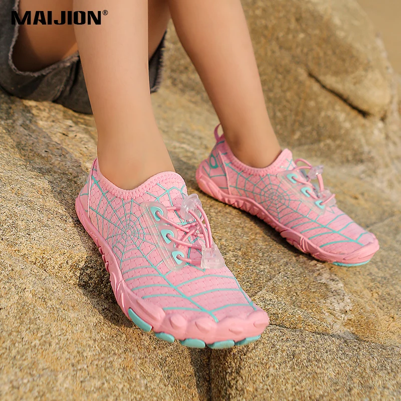 Рисунок 4 - Детская легкая дышащая обувь для плавания в воде