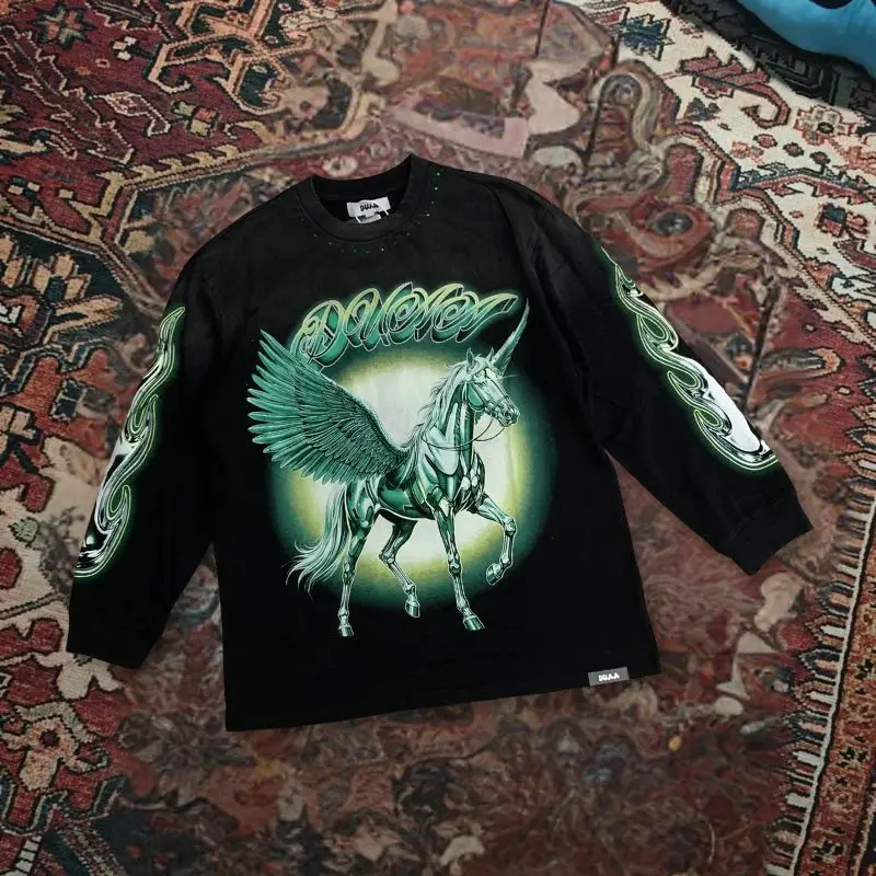 26ss Cotton Black DUAA Long Sleeve Tshirts  Men Women Street Outfit Green Flame Wings Warhorse Pattern Round Neck Pullover Tops
