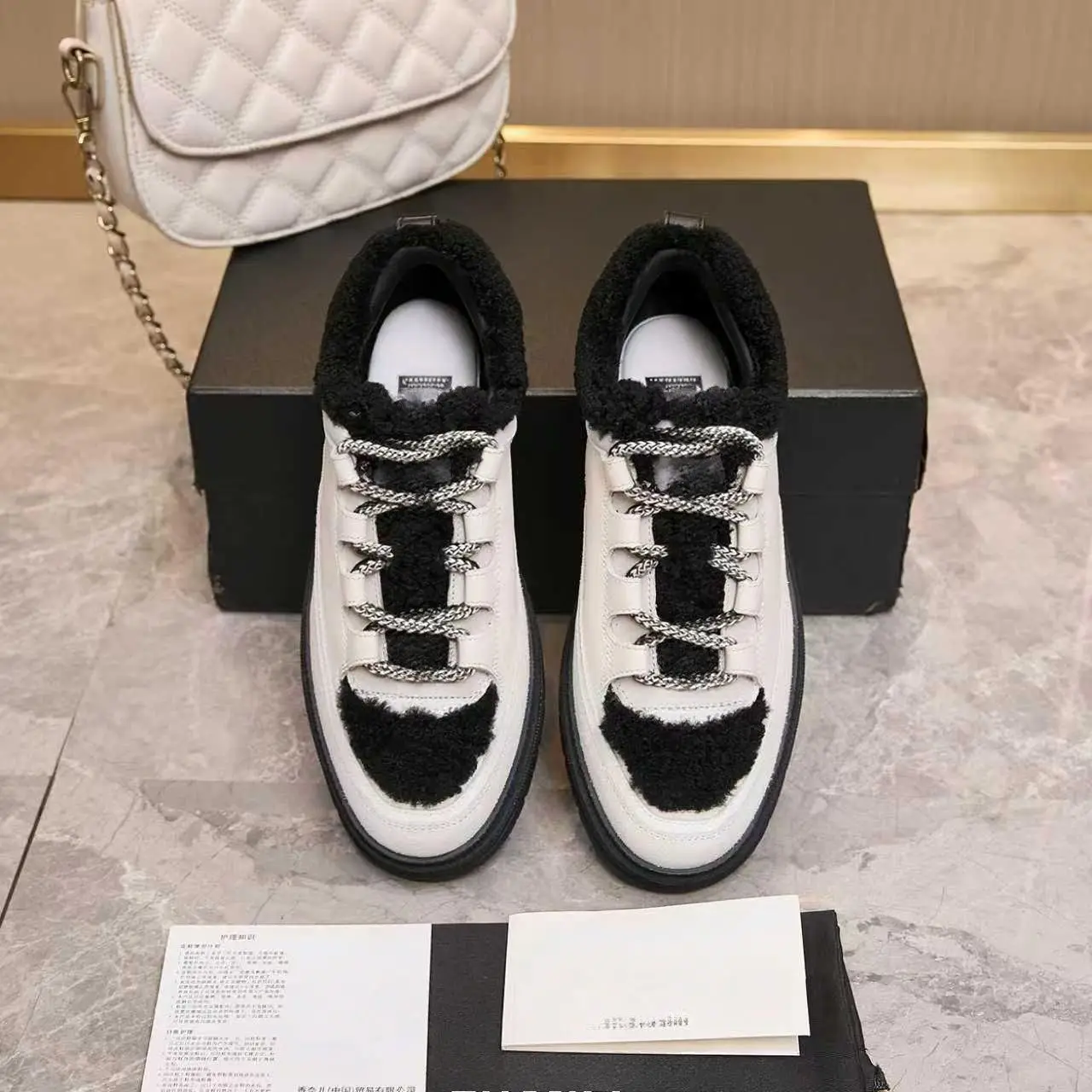 Unisex White Black Fleece Patchwork Sneakers Suede Upper Fluffy Fur Decor Lace Up Black Thick Sole Casual Walking Shoes