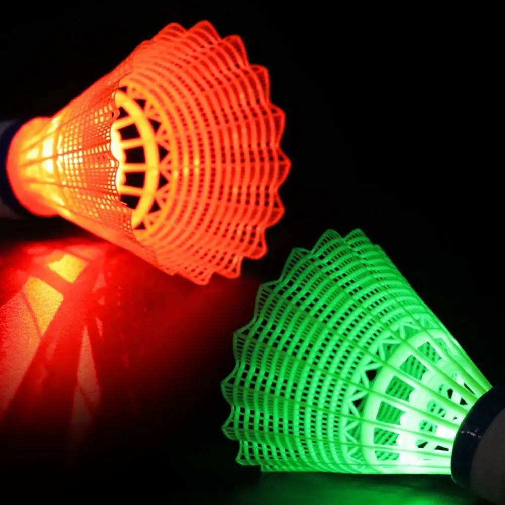 Bolas de iluminación LED para bádminton, pelotas luminosas brillantes para bádminton, volantes de iluminación coloridos de nailon, juego al aire libre