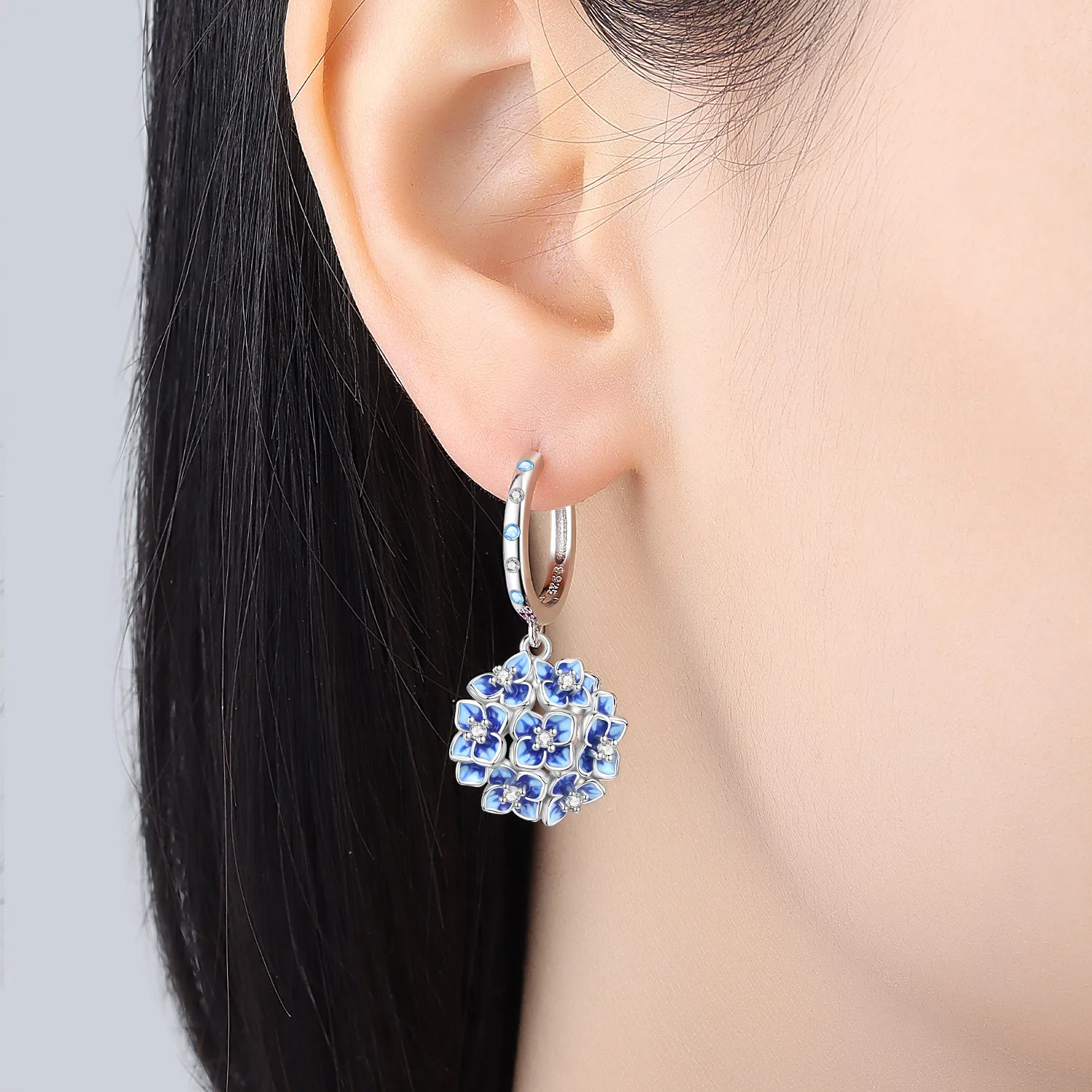 925 Sterling Silver Blue Hydrangea Flower Hoop Drop Earrings Gradient Blue Enamel Floral Dangle Earrings Women Jewelry Gift