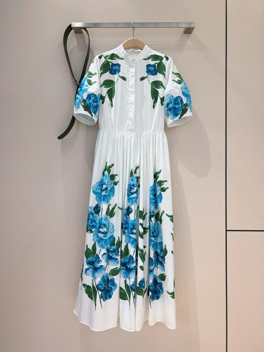 

2024 New Summer Women White Blue Floral Print Short Sleeve Midi Dress